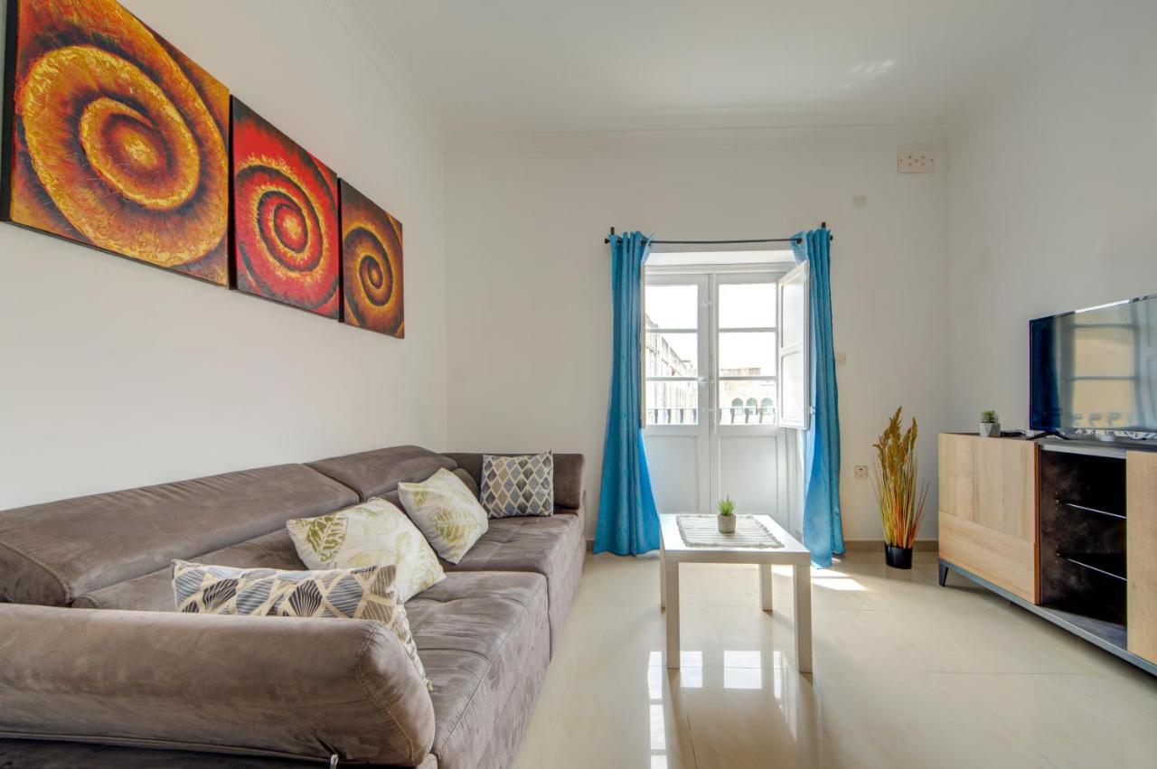 Few Minutes Off Promenade 3-bedroom * Sliema