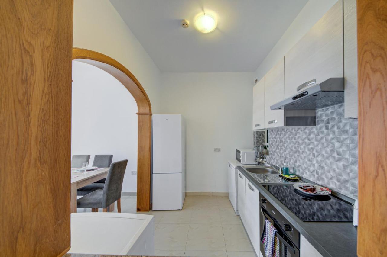Few Minutes Off Promenade 3-bedroom