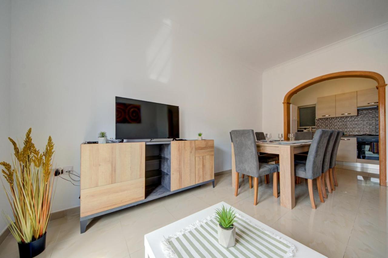 Few Minutes Off Promenade 3-bedroom *
