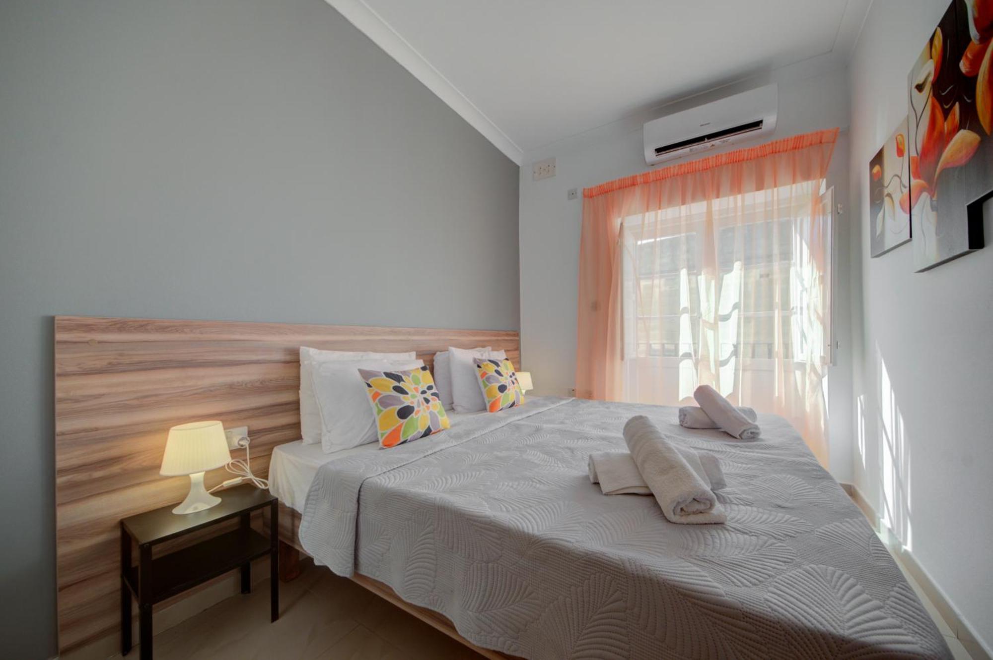 Few Minutes Off Promenade 3-bedroom *